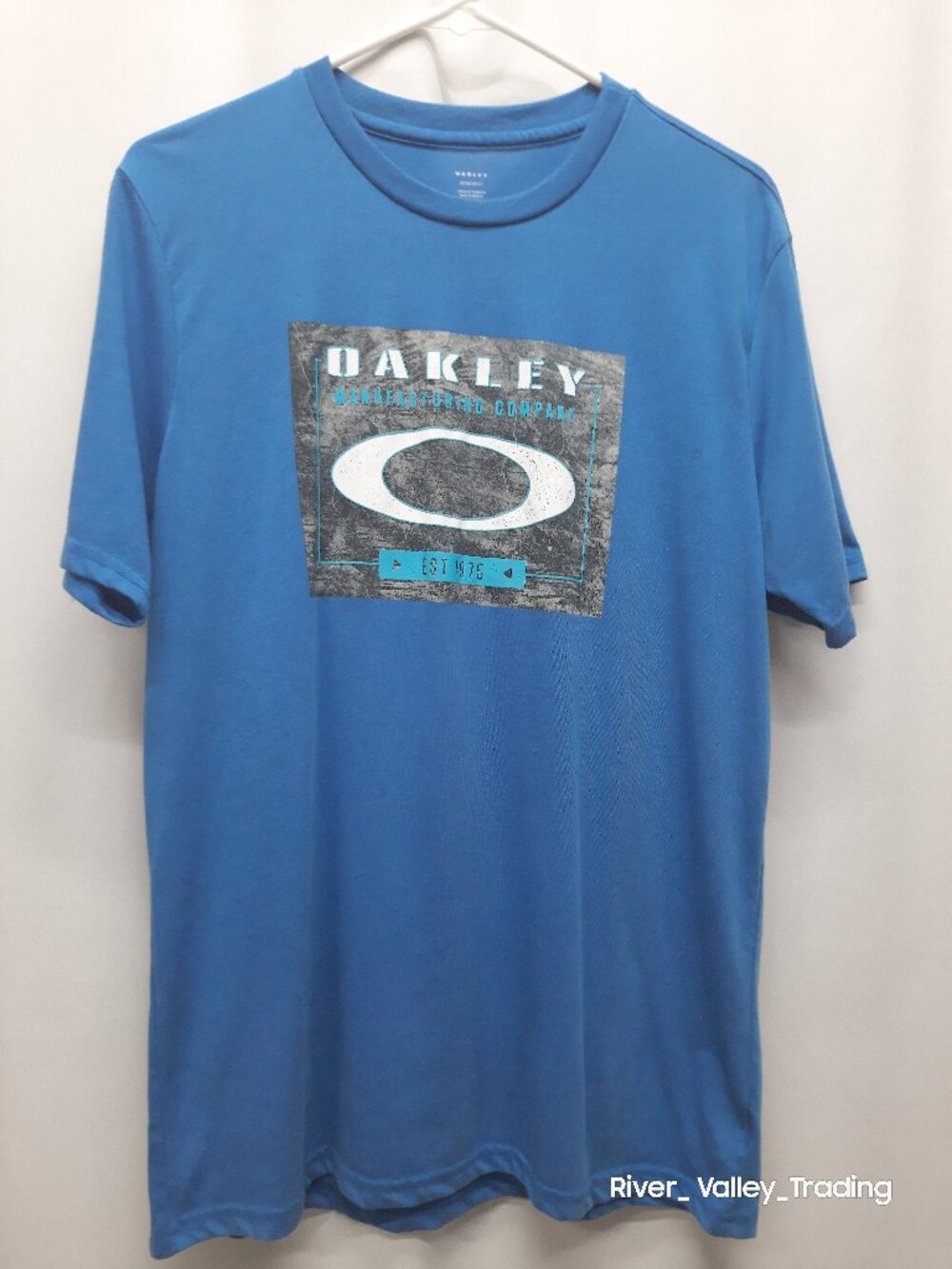 Oakley Buckle Mens Size M Blue Graphic T-Shirt hydrolix Regular Fit Short Sleeve